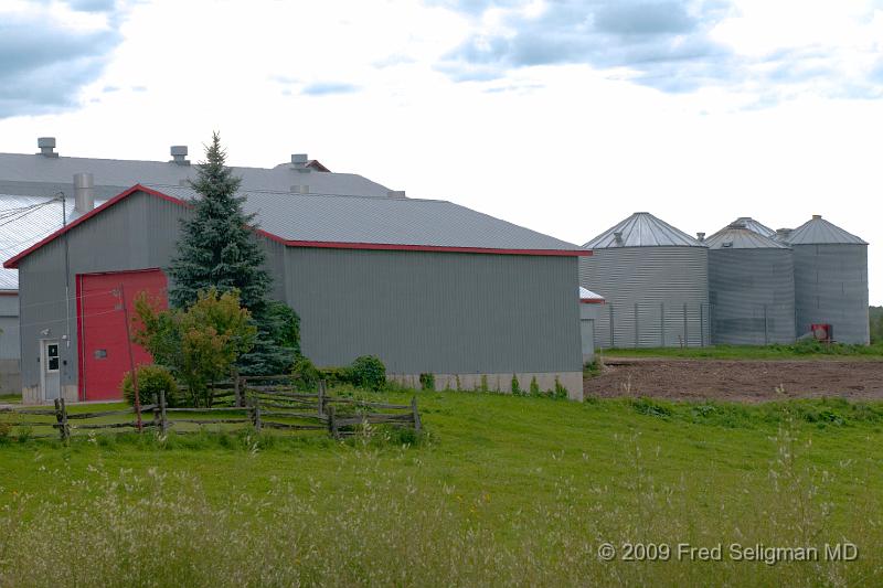 20090829_124645 D3-Edit.jpg - Lake St Jean Region Farm